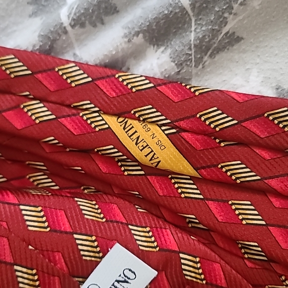 Valentino Tie - Picture 3 of 4